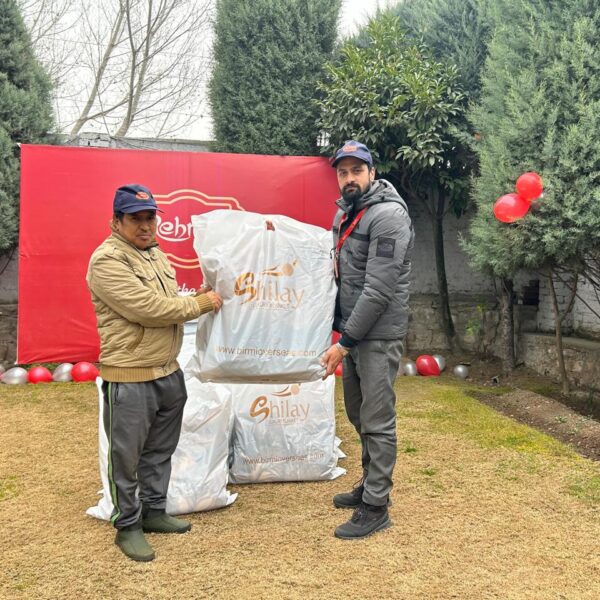 Appreciating worker at Banday Impex