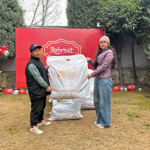 Appreciating worker at Banday Impex